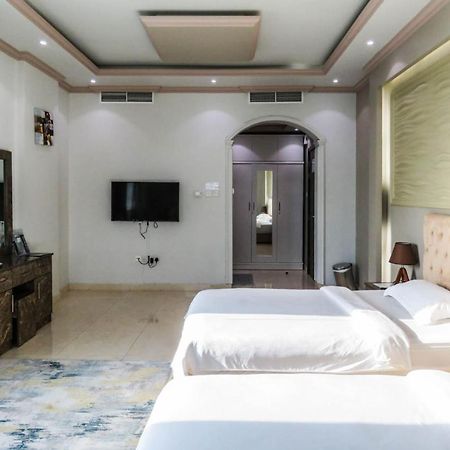 Bareen Hotel 아지만 외부 사진