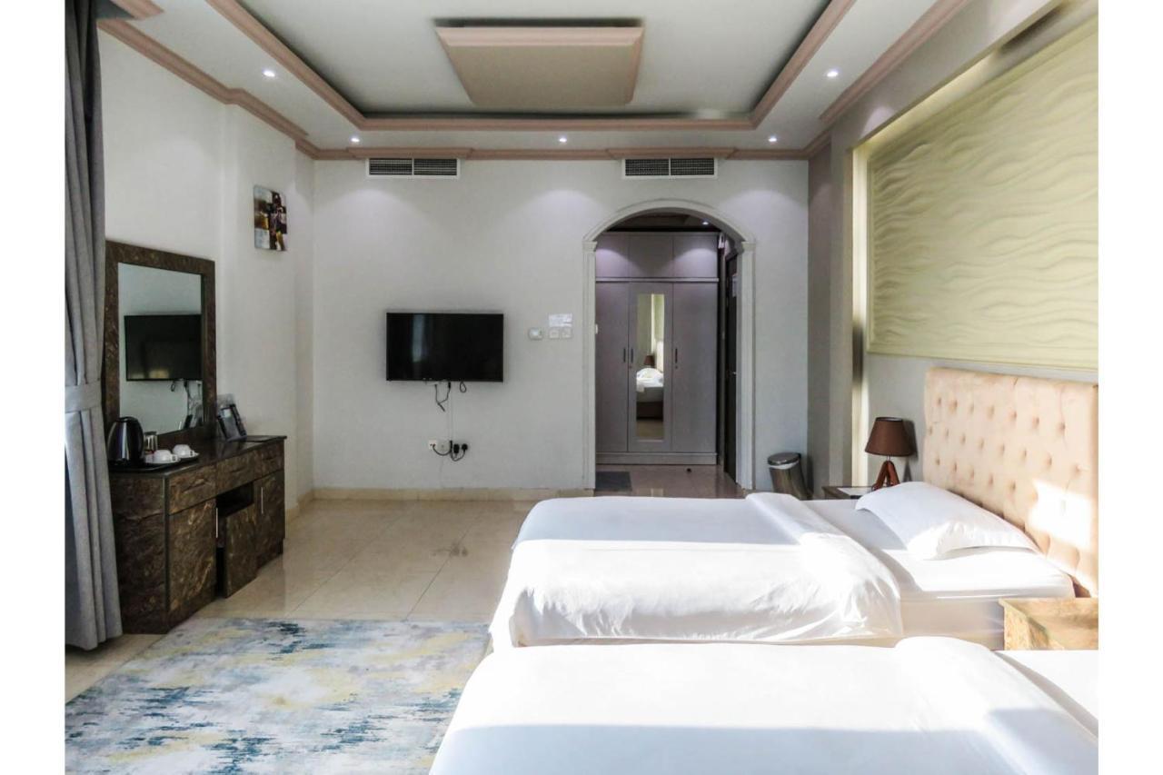 Bareen Hotel 아지만 외부 사진