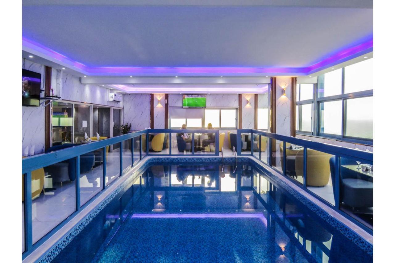 Bareen Hotel 아지만 외부 사진